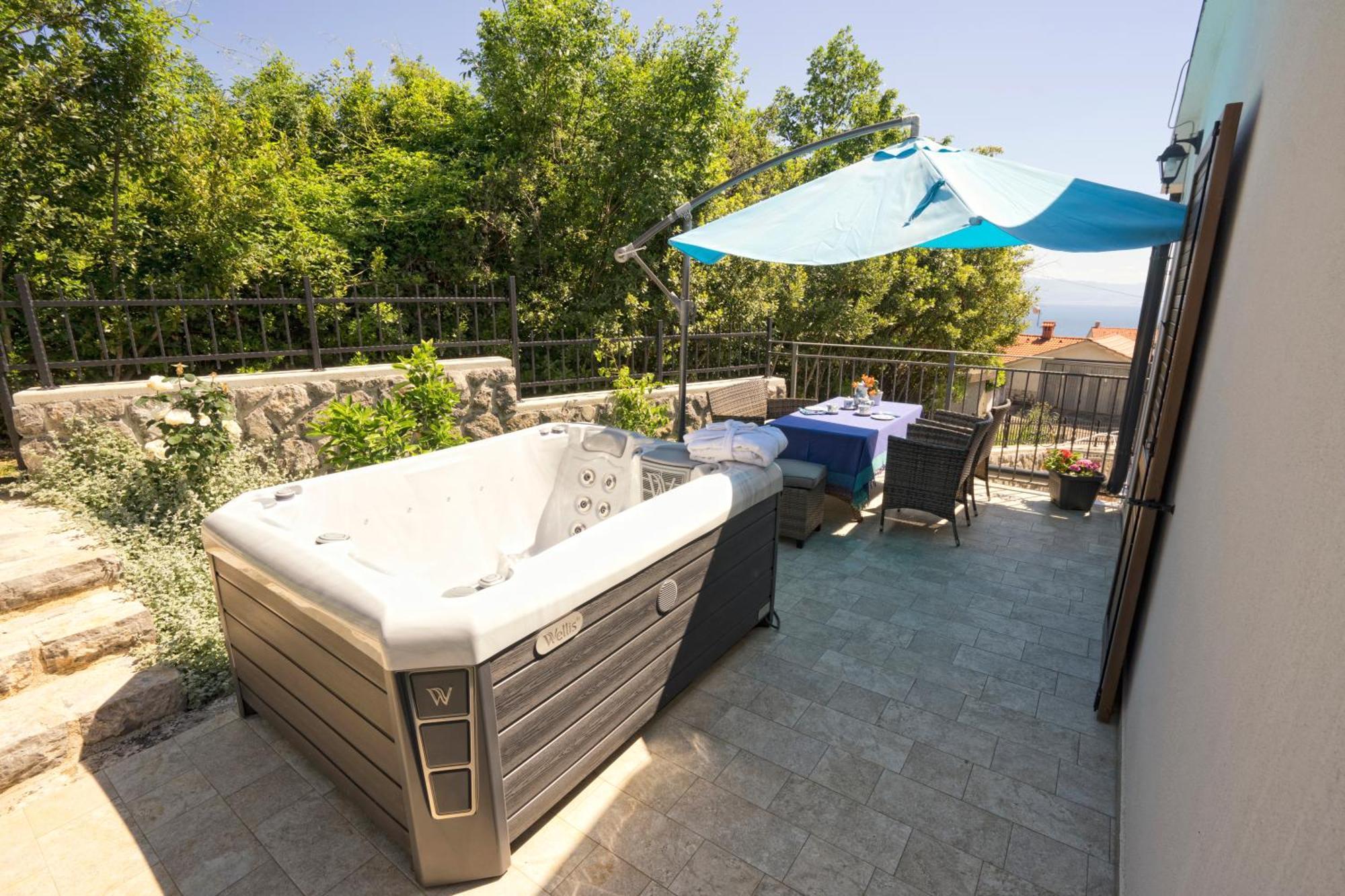 Riviera Blue Apartments With Seaview, Private Whirlpools And Parking Near Opatija Opric Exterior foto